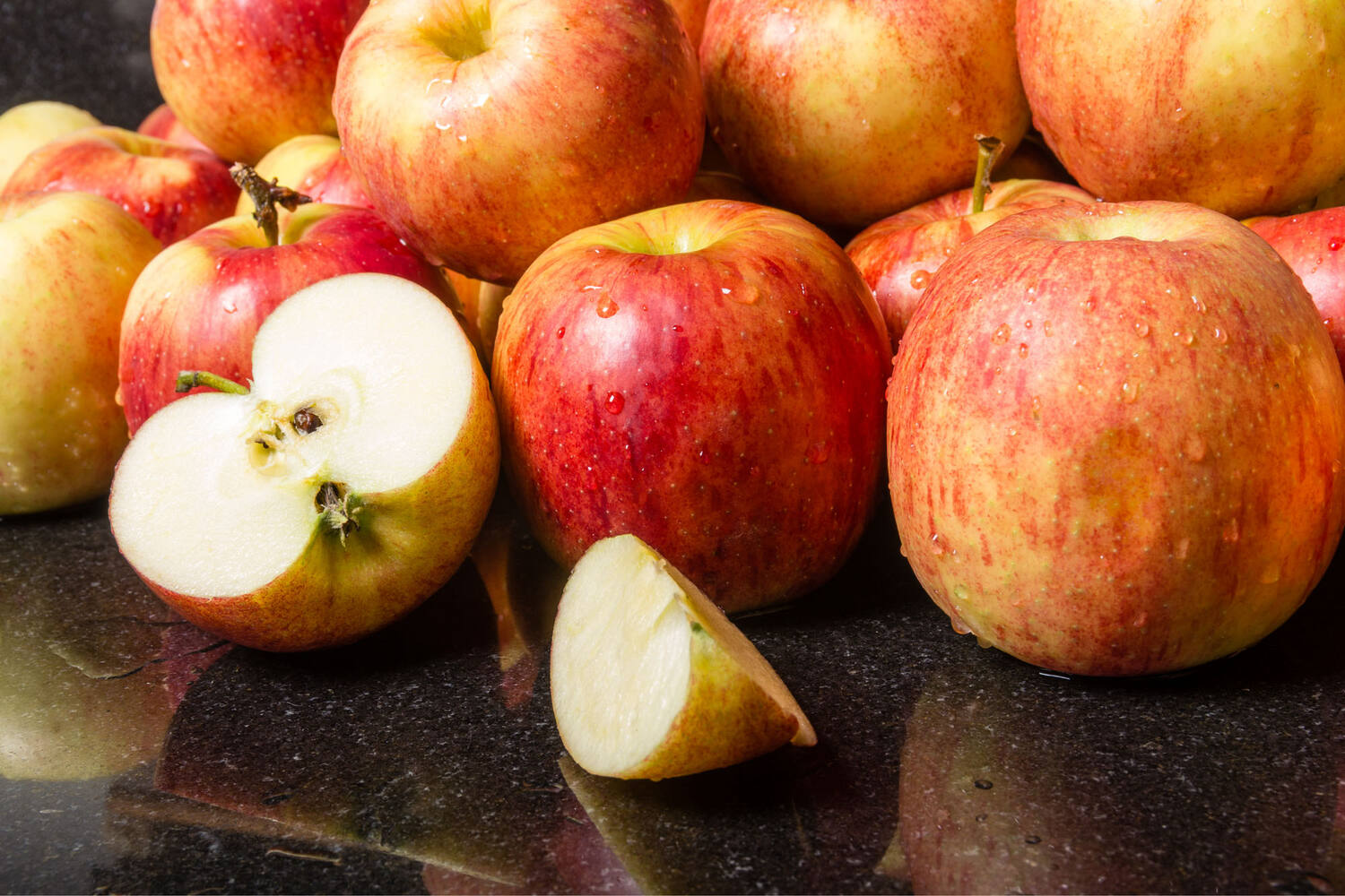 Pommes Jonagold 70-80 caisse 11kg